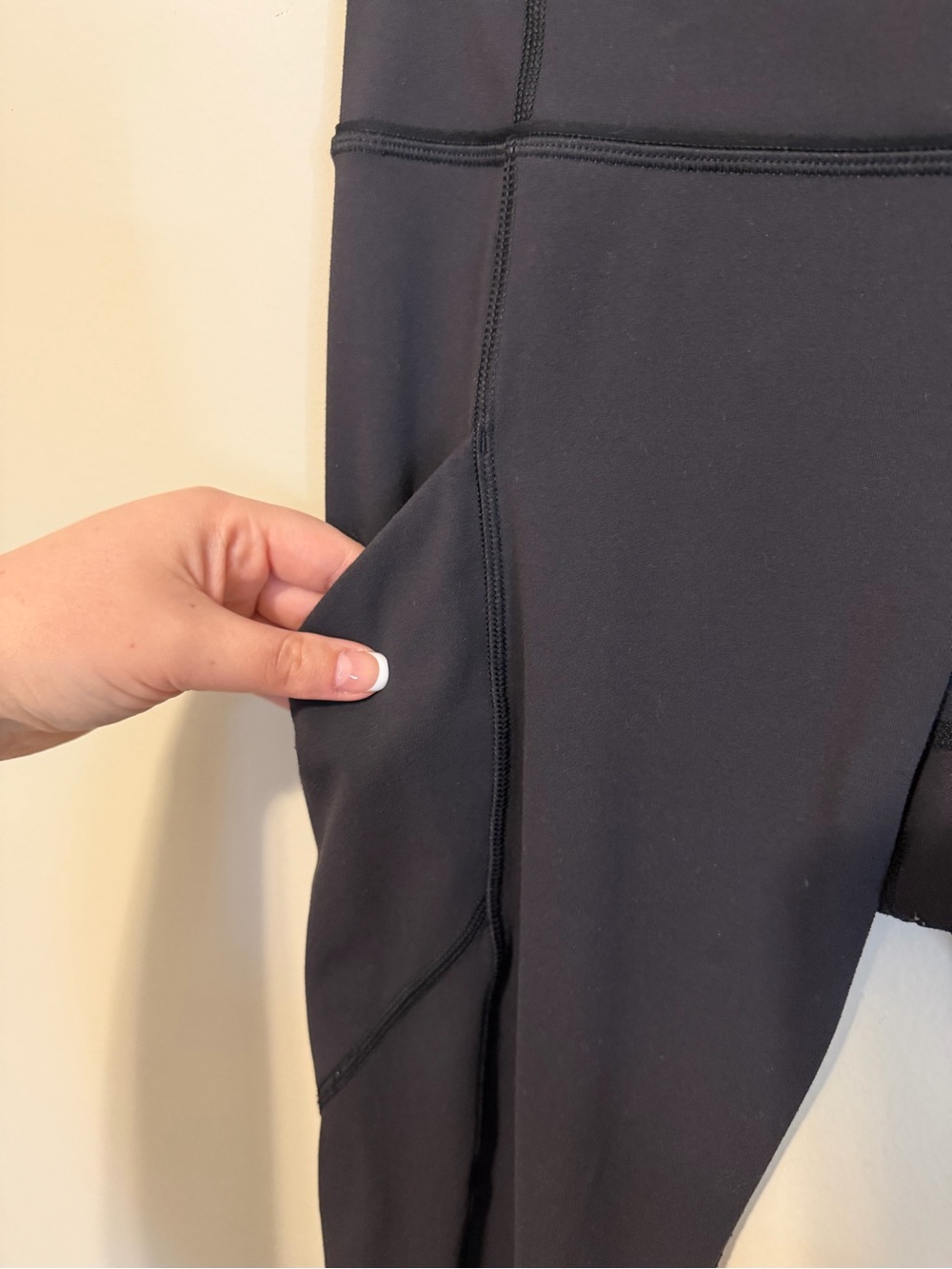 Lululemon Speed Tight Black High Rise Leggings with Pockets and Ruched Ankles - Picture 6 of 9